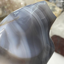 Bild in Galerie-Viewer laden, Orca Agate Stone Flame ~ 5.77" x 4.40" x 3.55"