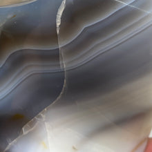 Bild in Galerie-Viewer laden, Orca Agate Stone Flame ~ 5.77" x 4.40" x 3.55"