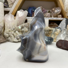 Bild in Galerie-Viewer laden, Orca Agate Stone Flame ~ 5.77" x 4.40" x 3.55"