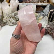 将图像加载到图库查看器中,Rose Quartz Heart Bowl #03