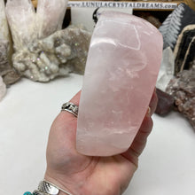 将图像加载到图库查看器中,Rose Quartz Heart Bowl #03