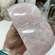 将图像加载到图库查看器中,Rose Quartz Heart Bowl #03