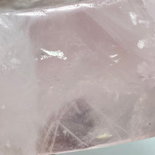 将图像加载到图库查看器中,Rose Quartz Heart Bowl #03