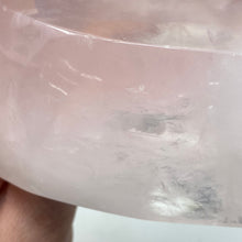 将图像加载到图库查看器中,Rose Quartz Heart Bowl #03