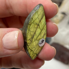 Load image into Gallery viewer, Labradorite Cabochon #03