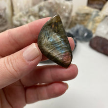 Load image into Gallery viewer, Labradorite Cabochon #15