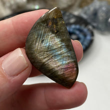 Load image into Gallery viewer, Labradorite Cabochon #15