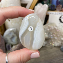 Bild in Galerie-Viewer laden, Agate Palm Stone #07