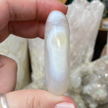Bild in Galerie-Viewer laden, Agate Palm Stone #08