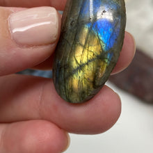 Load image into Gallery viewer, Labradorite Cabochon #17