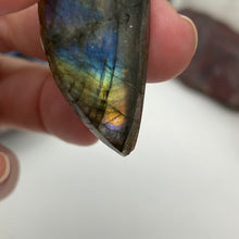 Load image into Gallery viewer, Labradorite Cabochon #17