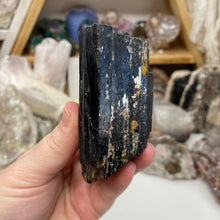 将图像加载到图库查看器中,Black Tourmaline with Muscovite Rough #20
