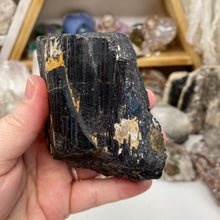 将图像加载到图库查看器中,Black Tourmaline with Muscovite Rough #20