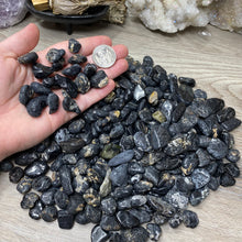 将图像加载到图库查看器中,Black Tourmaline Small Rough Tumbles