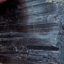 将图像加载到图库查看器中,Black Tourmaline with Muscovite Rough #20