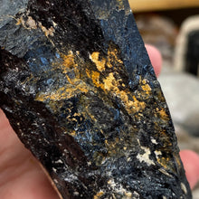 将图像加载到图库查看器中,Black Tourmaline with Muscovite Rough #20