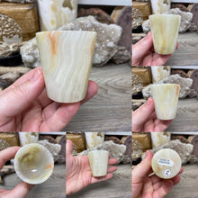 将图像加载到图库查看器中，Green Onyx Shot Glasses
