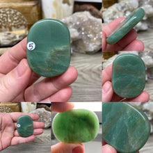 Cargar imagen en el visor de la galería, Green Aventurine Smooth Palm Stones
