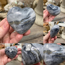 Load image into Gallery viewer, Onyx 2.25&quot; Hearts from Mexico
