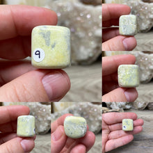 将图像加载到图库查看器中，Serpentine &quot;Healerite&quot; Tumbles
