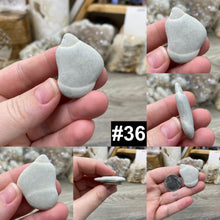 Bild in Galerie-Viewer laden, Calcite Concretion Small Fairy Stones
