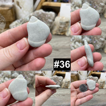 将图像加载到图库查看器中，Calcite Concretion Small Fairy Stones
