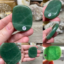 Carica l&#39;immagine nel visualizzatore di Gallery, Green Aventurine Smooth Palm Stones
