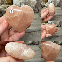 将图像加载到图库查看器中，Strawberry Calcite Hearts
