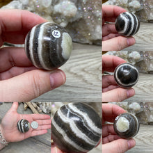 Load image into Gallery viewer, Zebra Onyx 1.5&quot; Spheres from Mexico
