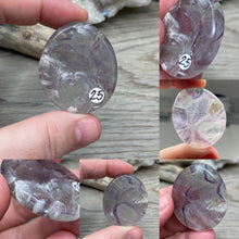 Cargar imagen en el visor de la galería, Fluorite Smooth Palm Stones
