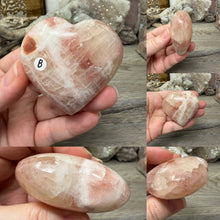 将图像加载到图库查看器中，Strawberry Calcite Hearts
