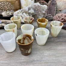 将图像加载到图库查看器中，Green Onyx Shot Glasses
