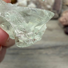 Bild in Galerie-Viewer laden, Prasiolite - Green Amethyst Rough #02
