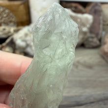 Bild in Galerie-Viewer laden, Prasiolite - Green Amethyst Rough #05
