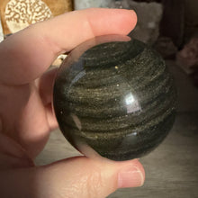 Bild in Galerie-Viewer laden, Gold Sheen Obsidian 57mm Sphere #05
