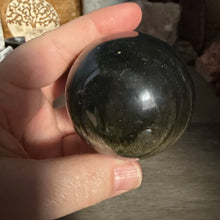 Bild in Galerie-Viewer laden, Gold Sheen Obsidian 57mm Sphere #05
