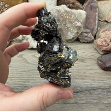 Bild in Galerie-Viewer laden, Hematite with Exposed Golden Rutile #01

