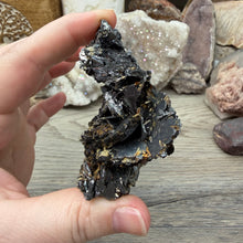 Bild in Galerie-Viewer laden, Hematite with Exposed Golden Rutile #01
