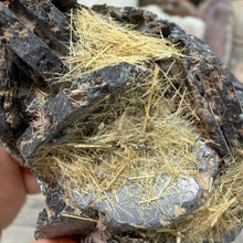 Bild in Galerie-Viewer laden, Hematite with Exposed Golden Rutile #04
