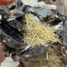 Bild in Galerie-Viewer laden, Hematite with Exposed Golden Rutile #04
