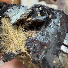 Bild in Galerie-Viewer laden, Hematite with Exposed Golden Rutile #04
