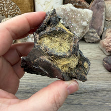 Bild in Galerie-Viewer laden, Hematite with Exposed Golden Rutile #04
