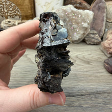 Bild in Galerie-Viewer laden, Hematite with Exposed Golden Rutile #05
