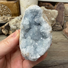 Carica l'immagine nel visualizzatore di Gallery, Celestite Rough Cluster #37
