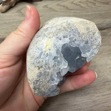 Carica l'immagine nel visualizzatore di Gallery, Celestite Semi-Polished Standing Freeform
