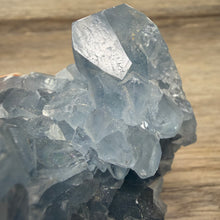 Carica l'immagine nel visualizzatore di Gallery, Celestite Semi-Polished Standing Freeform
