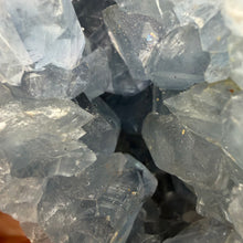 Carica l'immagine nel visualizzatore di Gallery, Celestite Semi-Polished Egg #07
