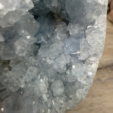 Carica l'immagine nel visualizzatore di Gallery, Celestite Semi-Polished Egg #06

