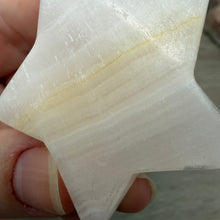 Bild in Galerie-Viewer laden, Pink Calcite / Mangano Calcite 2" Star #01

