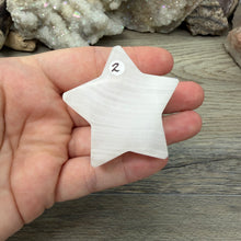 Bild in Galerie-Viewer laden, Pink Calcite / Mangano Calcite 2" Star #02
